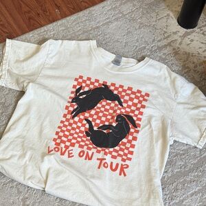 Love on tour harry styles tshirt. Size L
